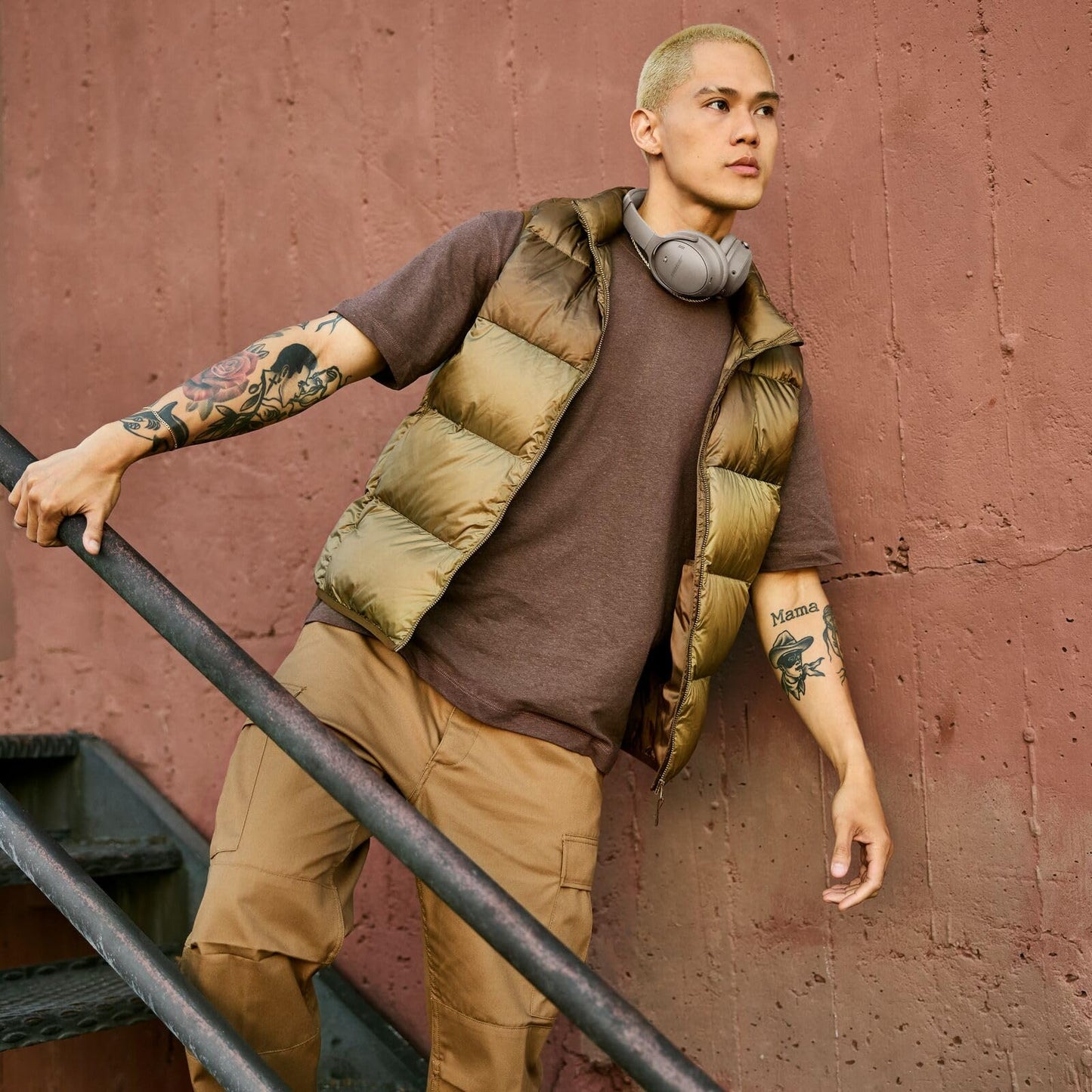 Bose QuietComfort Bluetooth Headphones, Wireless Headphones with Active Over Ear Noise Cancelling and Mic, Deep Bass, Up to 24 Hours of Playtime, Cypress Green - Limited Edition